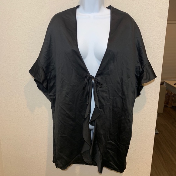 Victoria's Secret Other - 💘 Flutter Sleeve Kimono